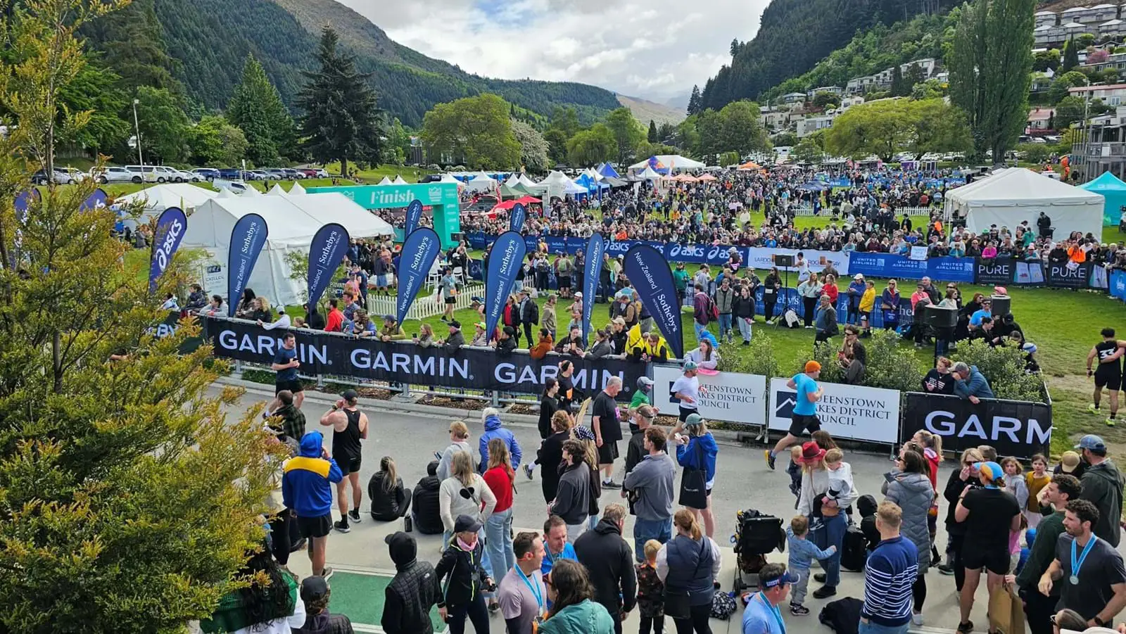 Hobart Chiropractic and Kingston Chiropractic staff compete at Queenstown Marathon